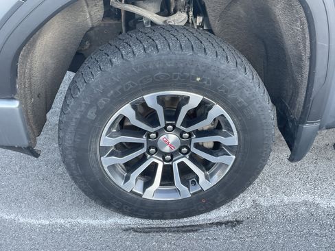 Used 2021 GMC Sierra 1500 AT4 w/ AT4 Preferred Package image 9