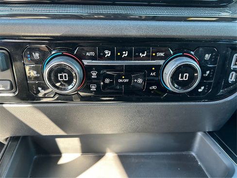 Used 2022 Chevrolet Silverado 1500 ZR2 w/ Technology Package image 33