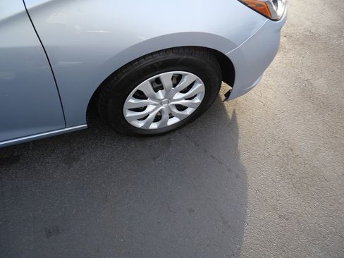 Used 2017 Chevrolet Cruze LS image 34