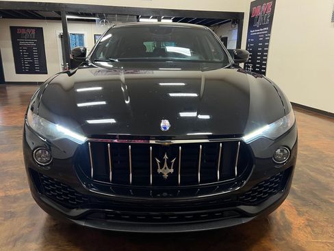 Used 2018 Maserati Levante AWD/4WD image 4