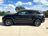 Used 2018 Jeep Grand Cherokee Laredo image 2