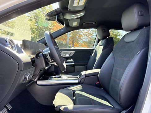 Certified 2025 Mercedes-Benz GLA 250 image 11