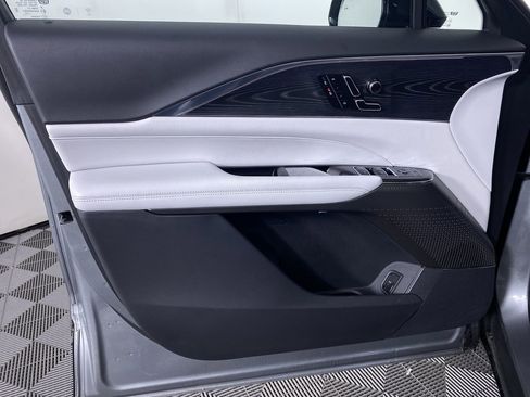 Certified 2024 Cadillac Lyriq Luxury image 12