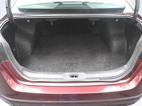 Used 2025 Nissan Altima 2.5 SV image 32