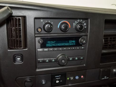 Used 2022 Chevrolet Express 3500 LS RWD image 16