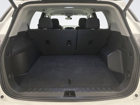 Used 2023 GMC Terrain SLE w/ Driver Convenience Package image 19