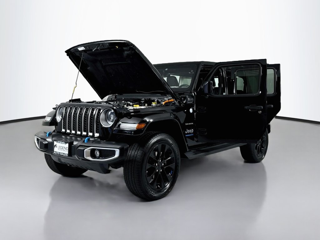 Used 2023 Jeep Wrangler Unlimited Sahara w/ Cold Weather Group AWD/4WD image 23