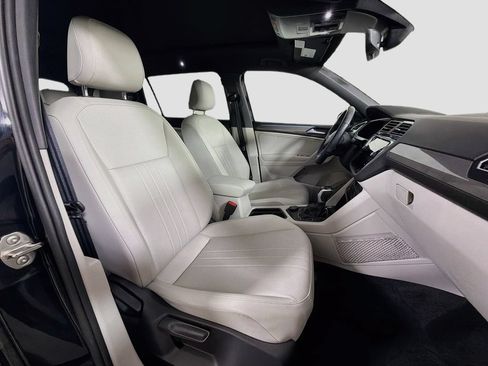 Used 2023 Volkswagen Tiguan SE R-Line AWD/4WD image 28