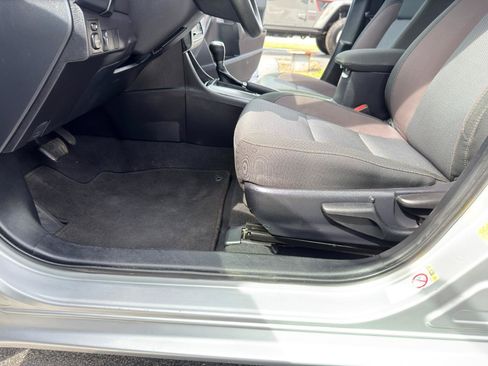 Used 2019 Toyota Corolla LE FWD image 22