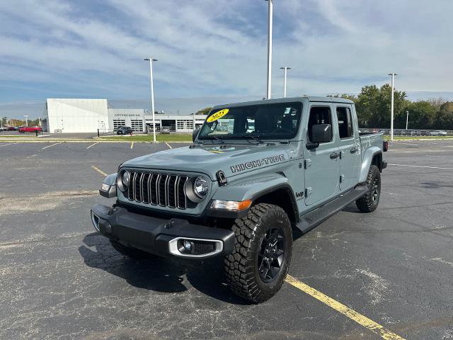 Used 2025 Jeep Gladiator Sport AWD/4WD image 4
