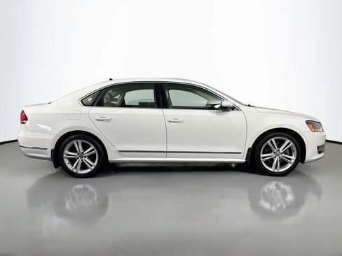 Used 2015 Volkswagen Passat 1.8T SE FWD image 4