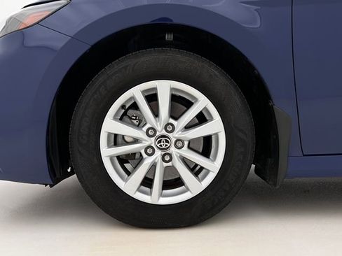 Used 2025 Toyota Camry LE AWD/4WD image 25