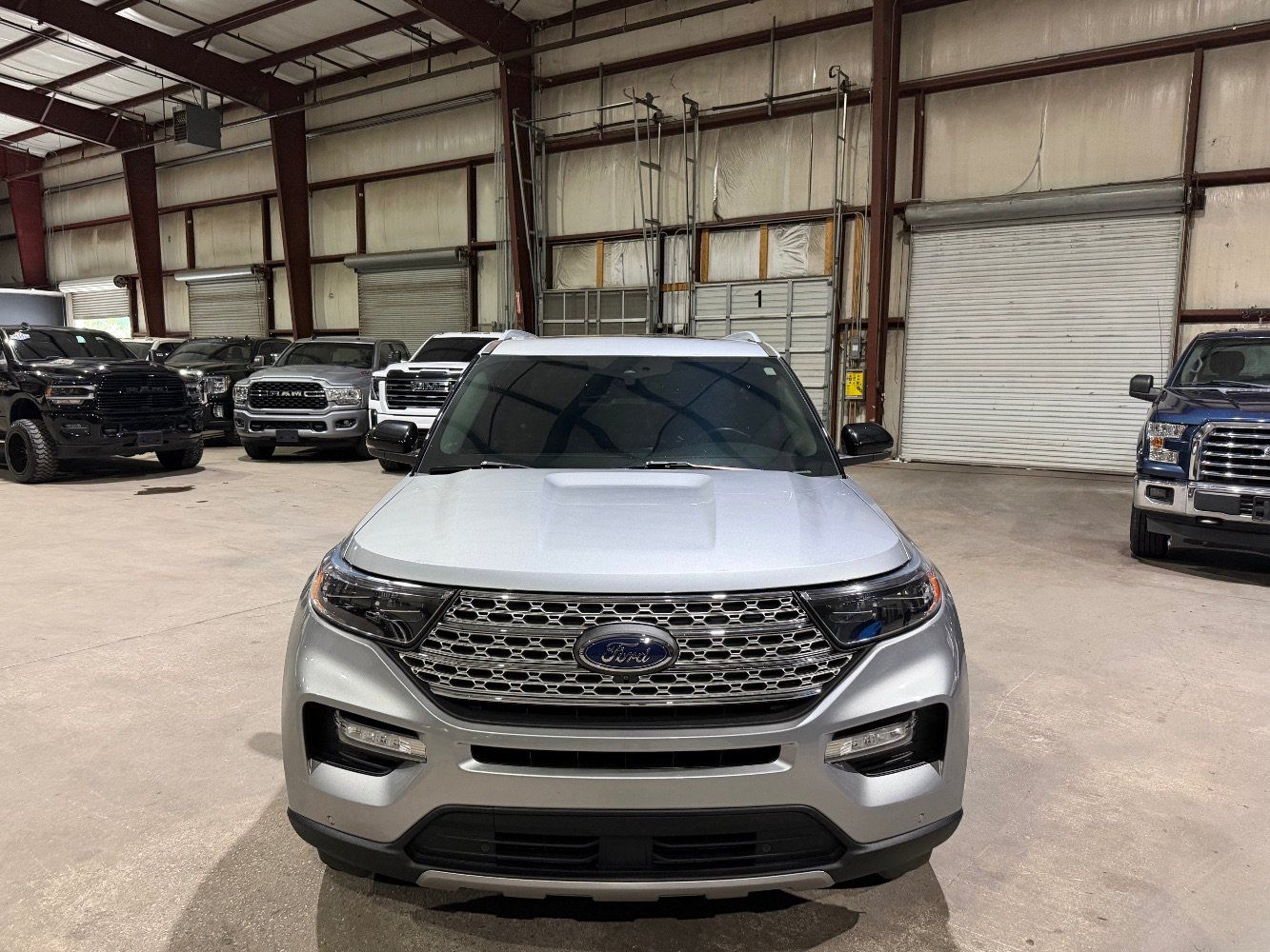 Used 2022 Ford Explorer Limited w/ Equipment Group 301A AWD/4WD image 10