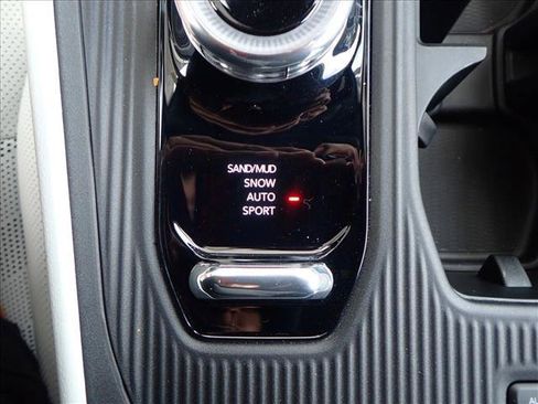 New 2026 Jeep Cherokee Overland w/ Trailer Tow Group image 25