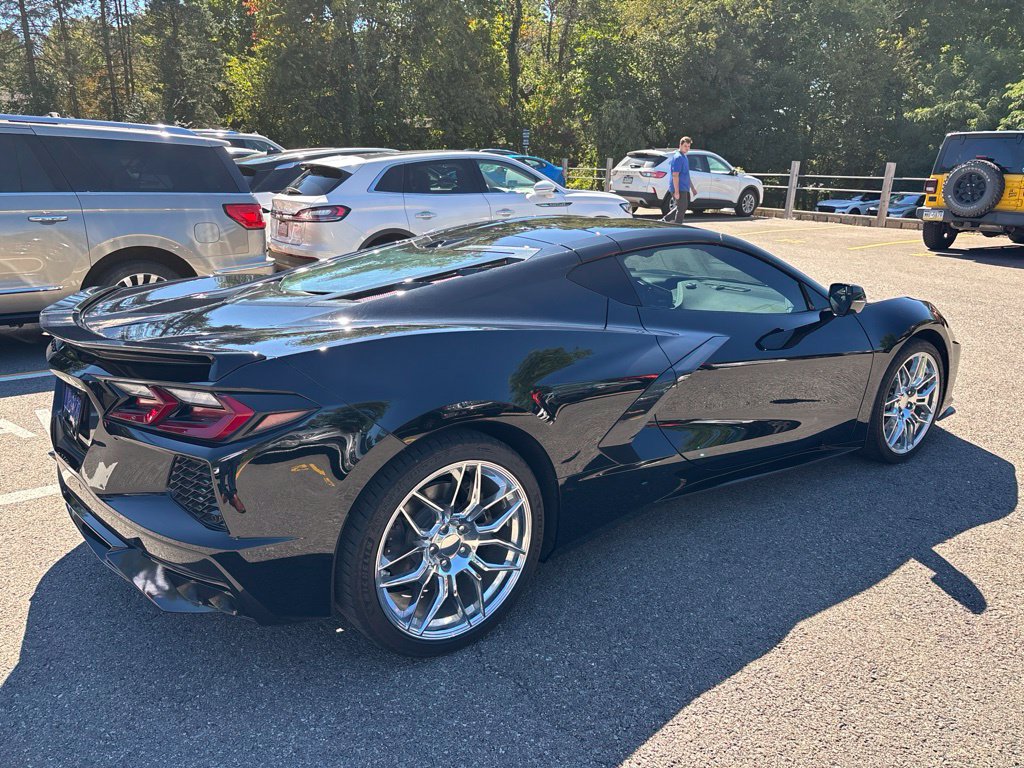 Used 2025 Chevrolet Corvette Stingray Coupe w/ 1LT RWD image 6