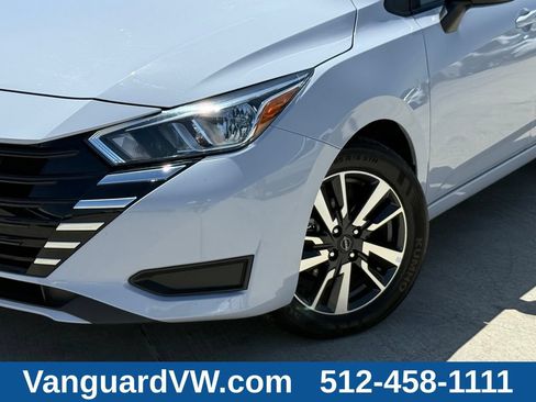 Used 2024 Nissan Versa SV FWD image 3