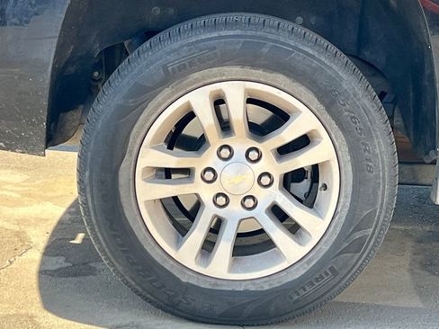 Used 2019 Chevrolet Suburban LT AWD/4WD image 5