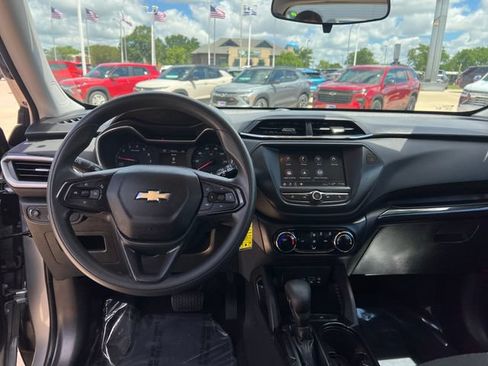 Certified 2023 Chevrolet TrailBlazer LS FWD image 16