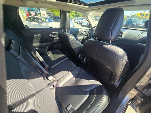 Used 2016 Jeep Cherokee Limited w/ Luxury Group AWD/4WD image 38