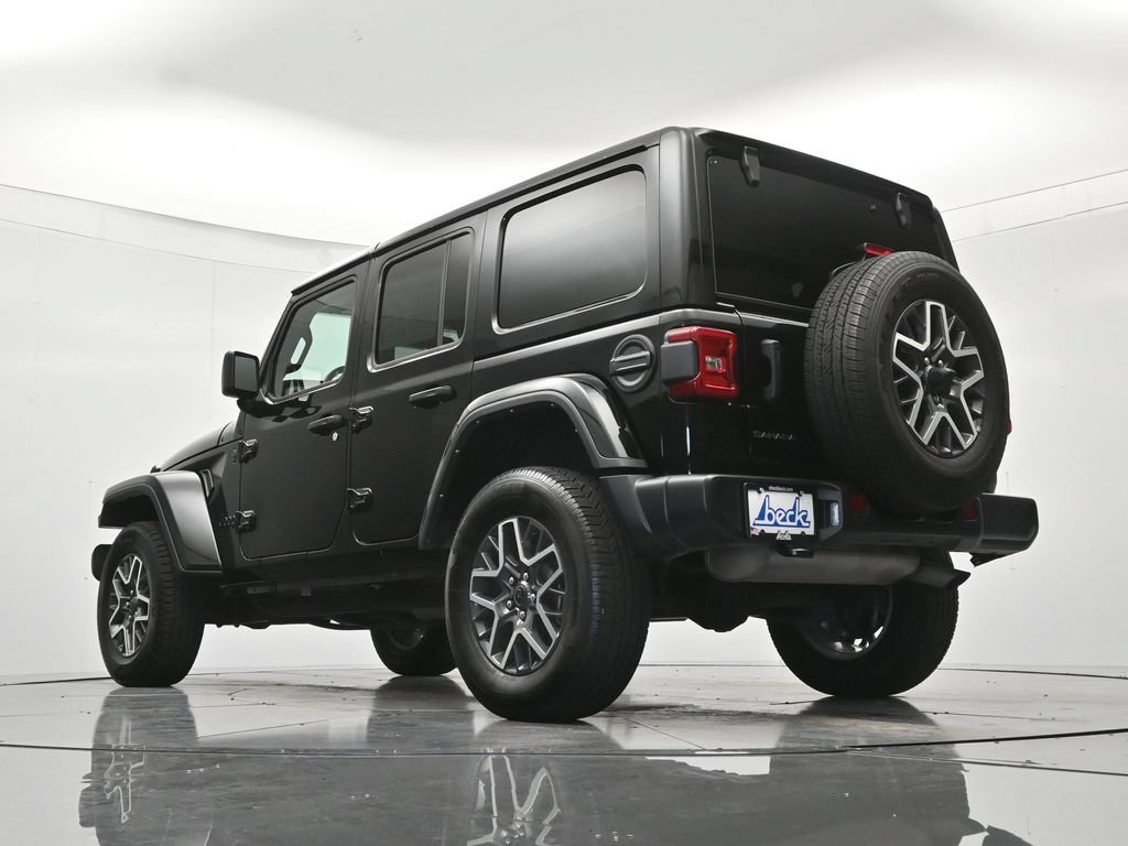 Used 2025 Jeep Wrangler Unlimited Sahara AWD/4WD image 42