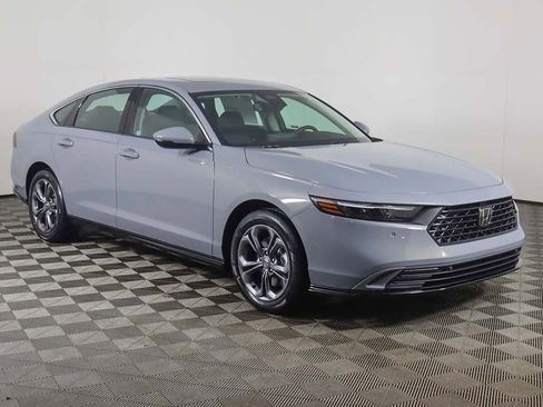 New 2025 Honda Accord EX-L image 2