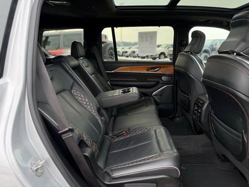 Used 2022 Jeep Grand Cherokee L Summit image 21