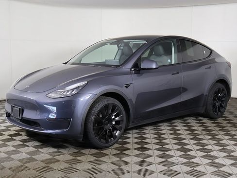 Used 2023 Tesla Model Y Long Range AWD/4WD image 9