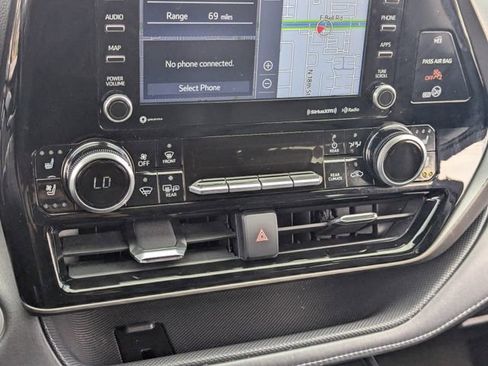 Used 2021 Toyota Highlander Limited image 28