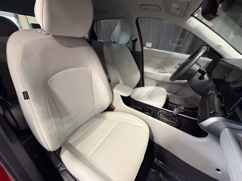Used 2025 Hyundai Kona SEL FWD image 37
