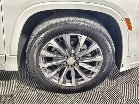 Used 2023 Chevrolet Traverse Premier image 12