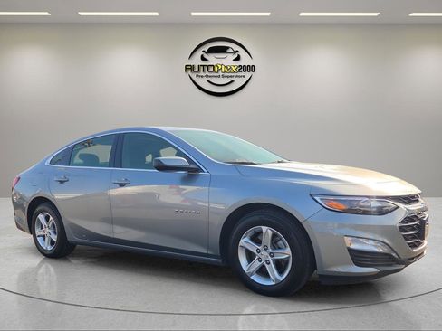 Used 2024 Chevrolet Malibu LT image 1