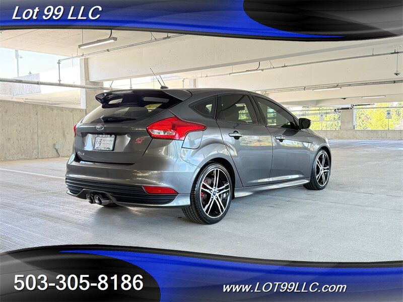 Used 2017 Ford Focus ST w/ Equipment Group 401A FWD image 6