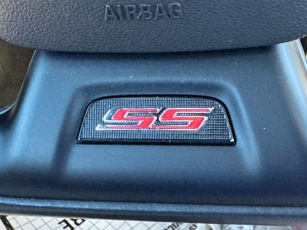 Used 2020 Chevrolet Camaro SS RWD image 26