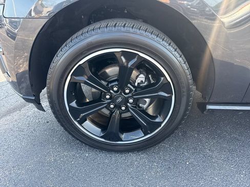 Used 2023 Ford Expedition Limited AWD/4WD image 17