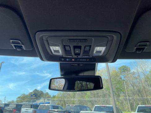 Used 2022 GMC Sierra 1500 SLT w/ SLT Convenience Package image 16