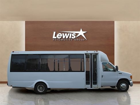 Used 2003 Ford E-450 and Econoline 450 image 2