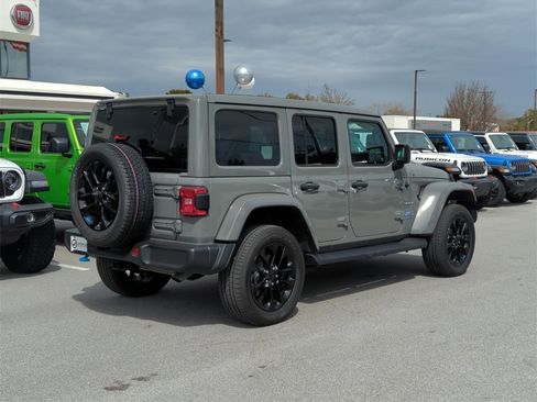 Used 2023 Jeep Wrangler Unlimited Sahara w/ Cold Weather Group image 5