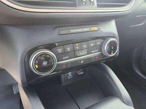 Used 2022 Ford Escape SE w/ Cold Weather Package image 20