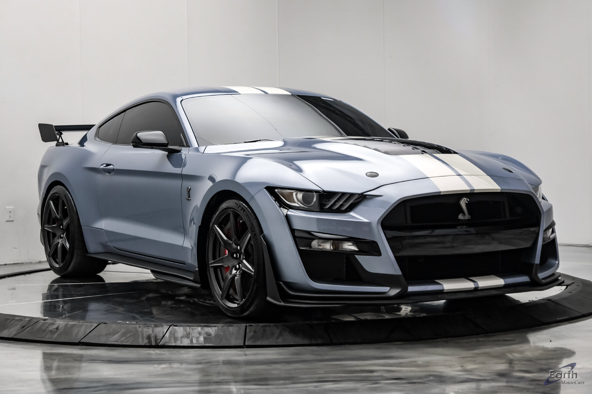 Used 2022 Ford Mustang Shelby GT500 w/ Carbon Fiber Track Pack RWD image 28
