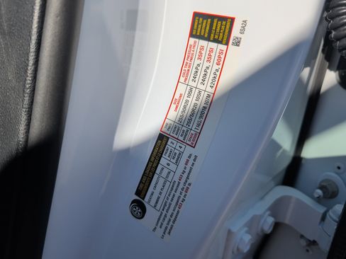 New 2026 INFINITI QX60 Sport image 33