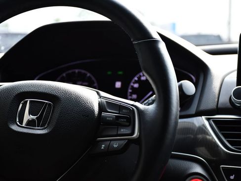 Used 2018 Honda Accord Sport image 26