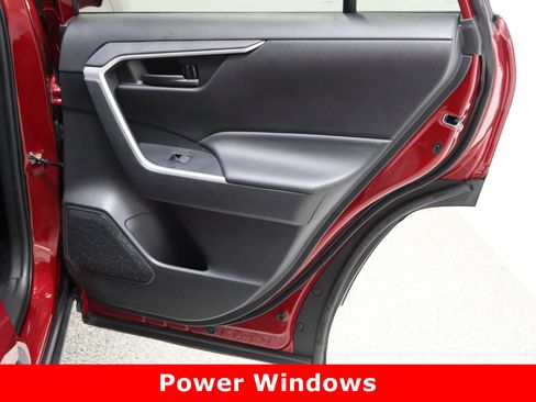 Certified 2025 Toyota RAV4 LE image 29