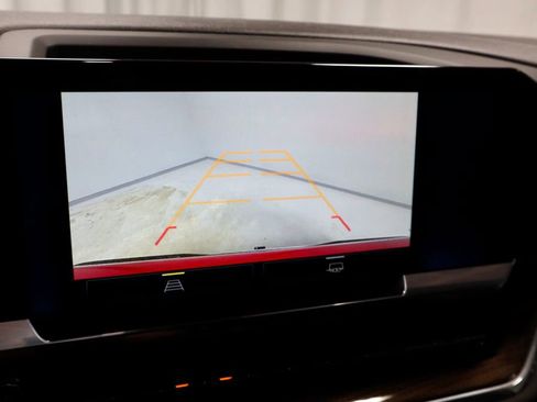 Used 2024 Chevrolet Silverado 1500 LT image 2