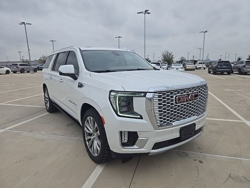 Used 2021 GMC Yukon XL Denali w/ Denali Ultimate Package image 2