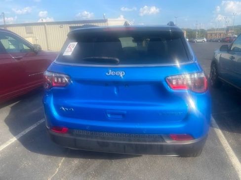 Used 2023 Jeep Compass Limited w/ Sun and Sound Group AWD/4WD image 5