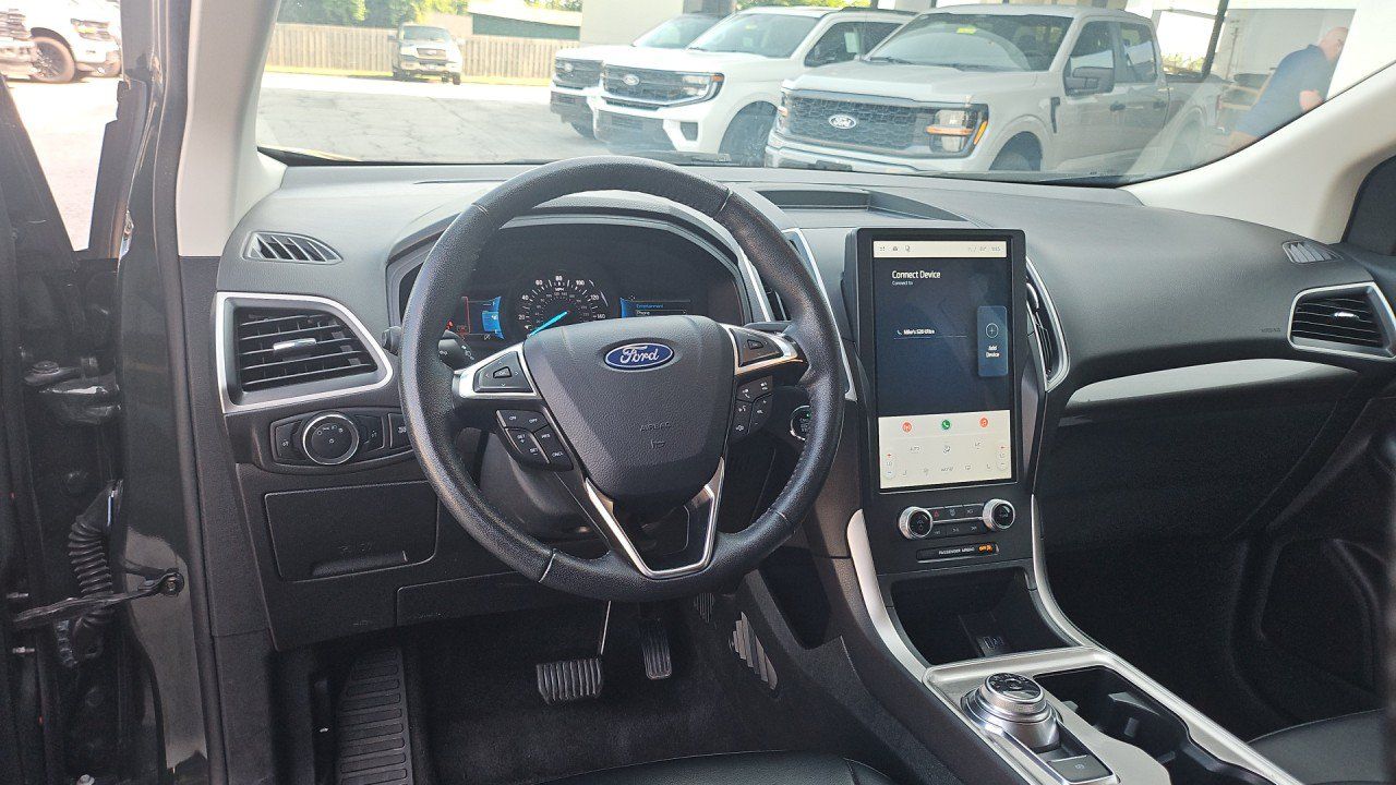 Used 2024 Ford Edge SEL AWD/4WD image 15