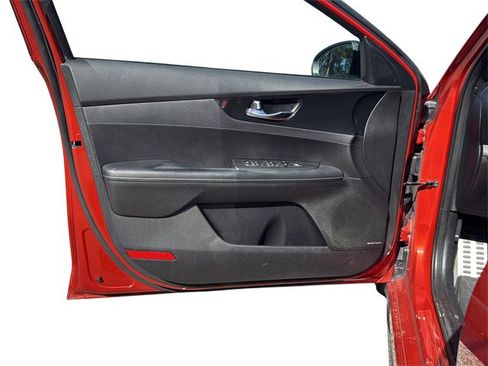 Used 2022 Kia Forte GT-Line w/ GT-Line Premium Package image 18