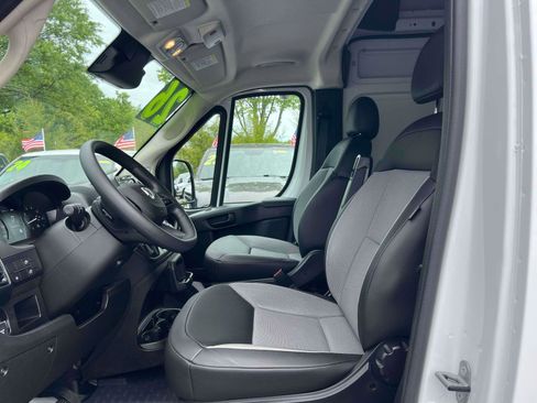 Used 2026 RAM ProMaster 2500 w/ Convenience Group FWD image 27