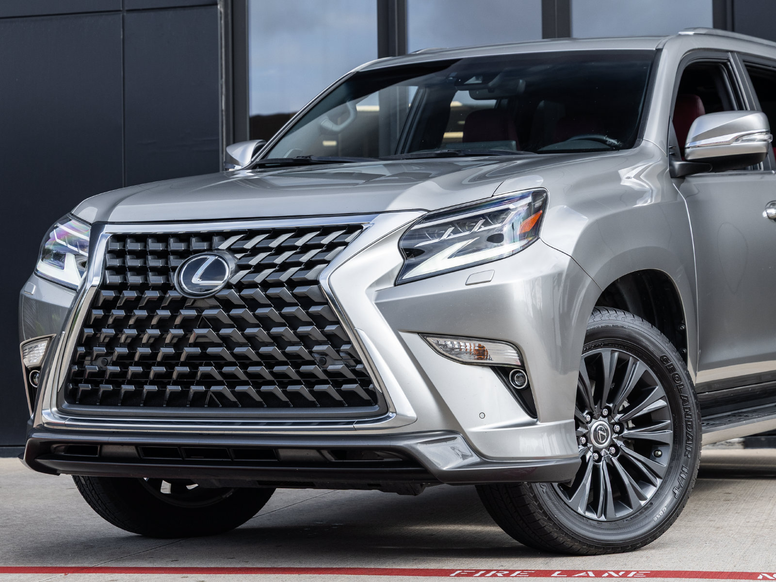 Used 2022 Lexus GX 460 Premium w/ Accessory Package AWD/4WD image 3