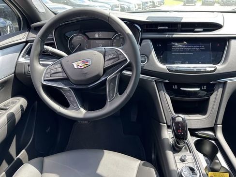 New 2025 Cadillac XT5 Premium Luxury image 10